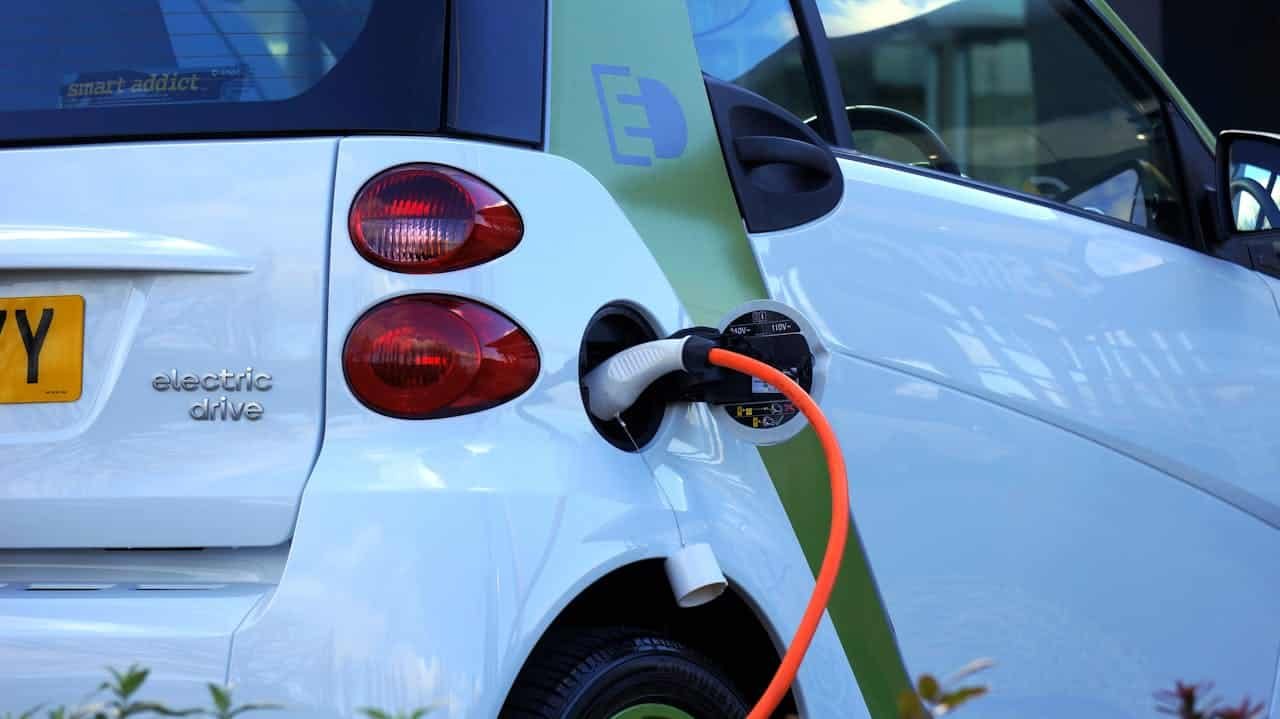 Exploring Electric Vehicle Charging in Schools